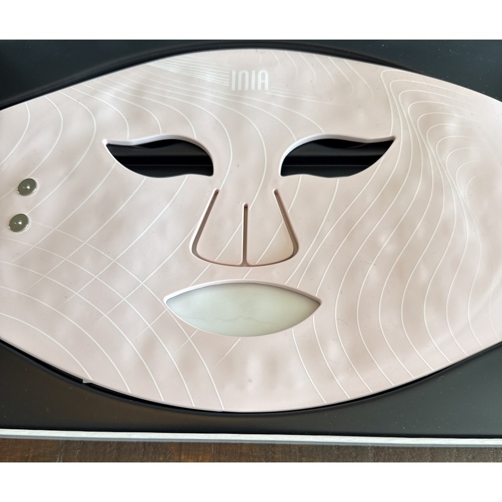 Red Light Therapy Mask Glow Wireless LED Face Rechargeable Ergonomic Design - Picture 3 of 11